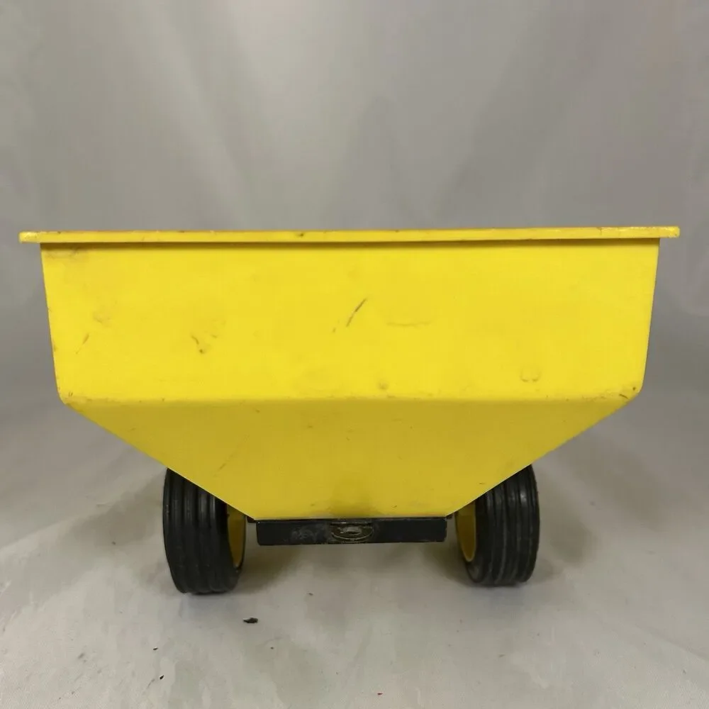 Mills Fleet Farm Farm Toy Spreader Trailer Manure Wagon Collectible